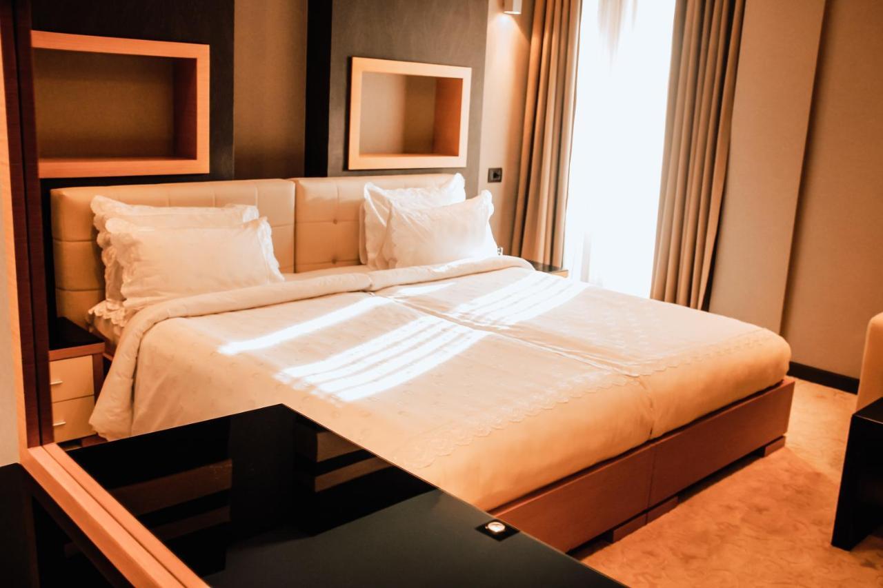 Iron Hotel Hokmeli Dış mekan fotoğraf