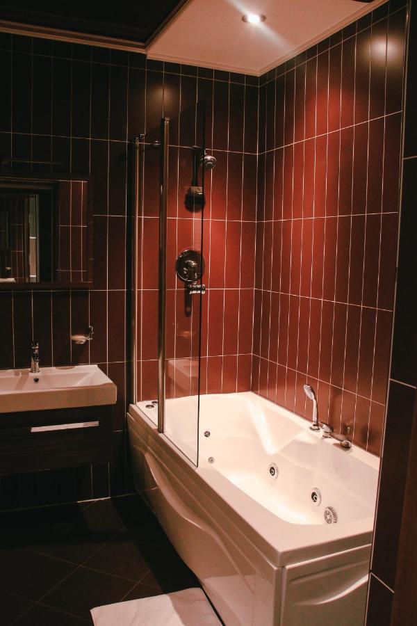 Iron Hotel Hokmeli Dış mekan fotoğraf