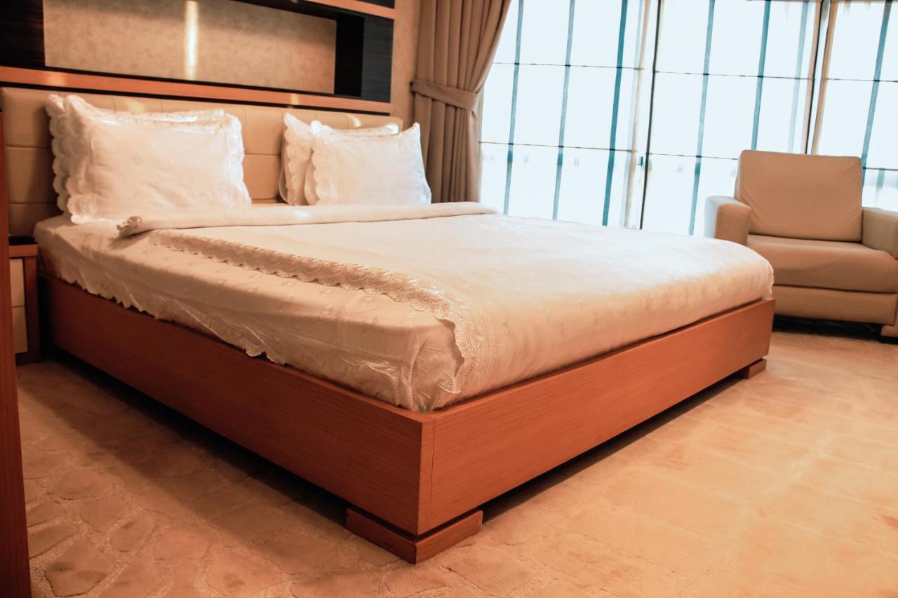 Iron Hotel Hokmeli Dış mekan fotoğraf
