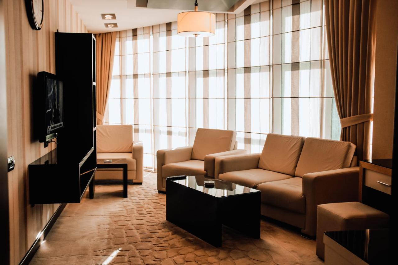 Iron Hotel Hokmeli Dış mekan fotoğraf