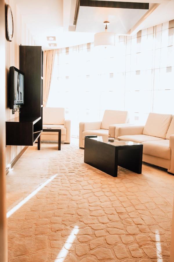 Iron Hotel Hokmeli Dış mekan fotoğraf