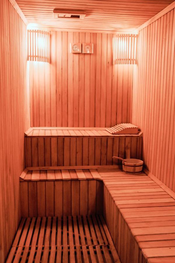 Iron Hotel Hokmeli Dış mekan fotoğraf