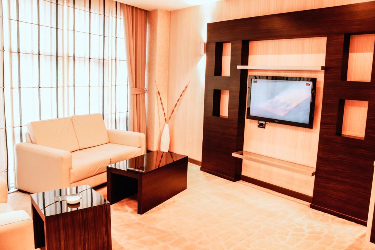 Iron Hotel Hokmeli Dış mekan fotoğraf
